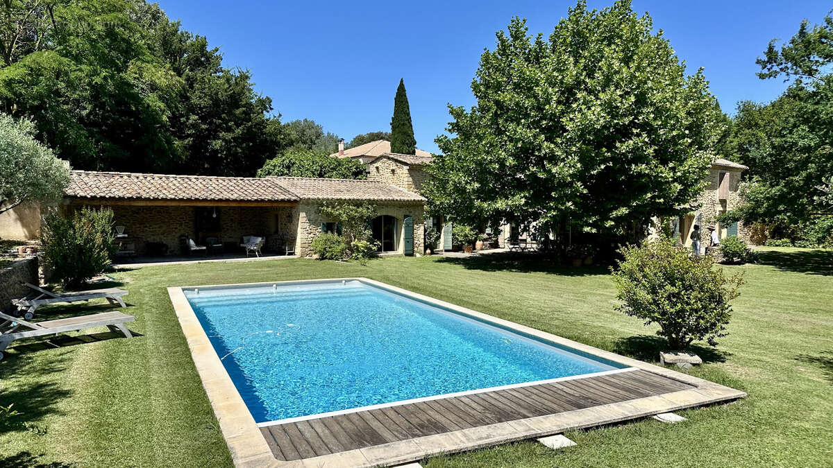 Maison à UCHAUX