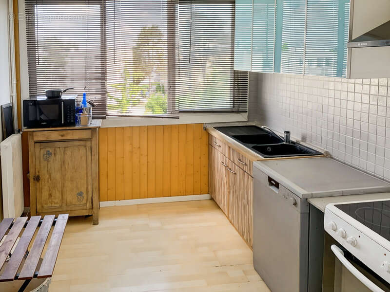 Dpt Yvelines (78), à vendre SAINT CYR L'ECOLE appartement T4 de 74 m² - photo 5