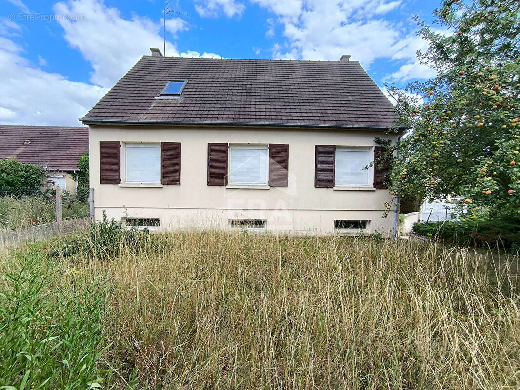 20702 - Maison situé dans une commune avec toutes commodités - photo 2