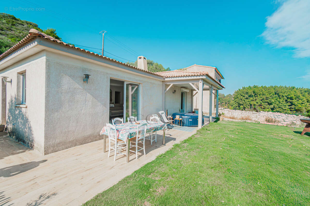 Maison avec terrain constructible de 4 260 m2 et permis accordé   Bonifacio, Vallée Saint-Julien - photo 6