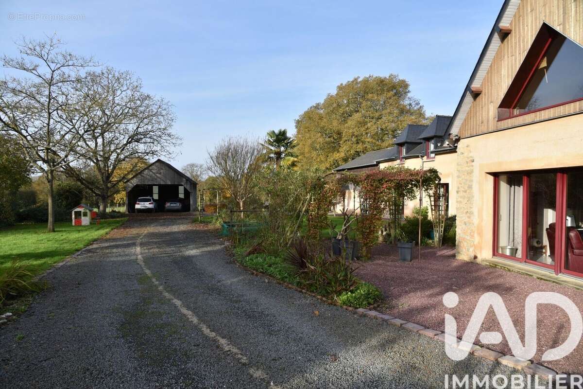 Maison 277 m² à Betton  - photo 3