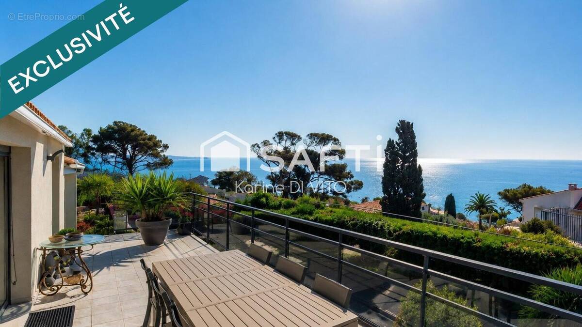 Photo 1 - Maison à FREJUS