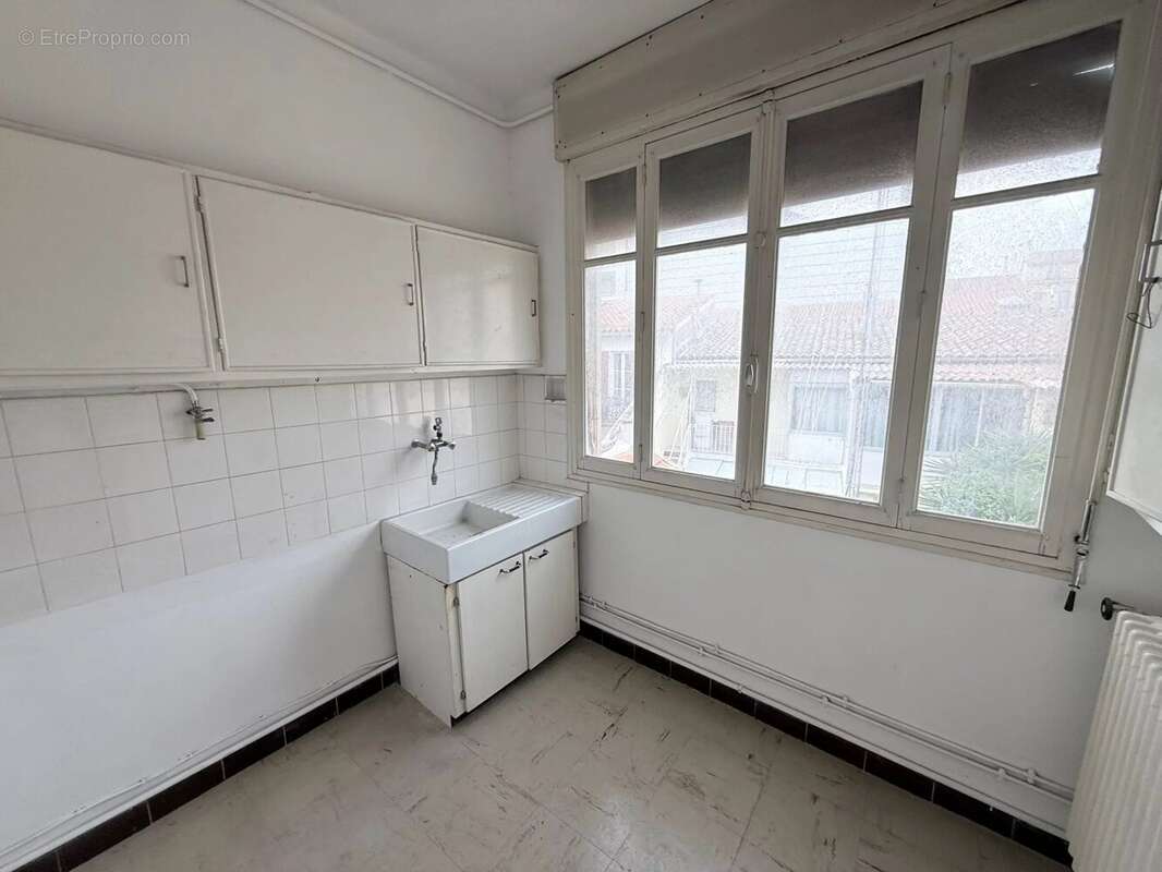Appartement à MARSEILLE-6E