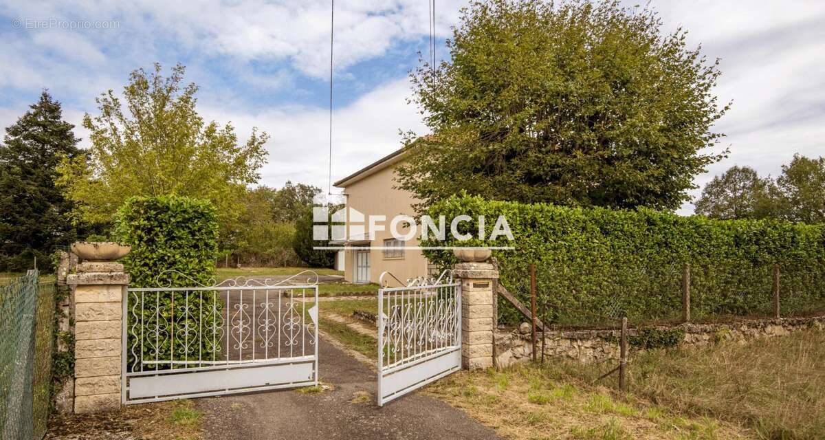 Maison à VILLEFRANCHE-DE-ROUERGUE