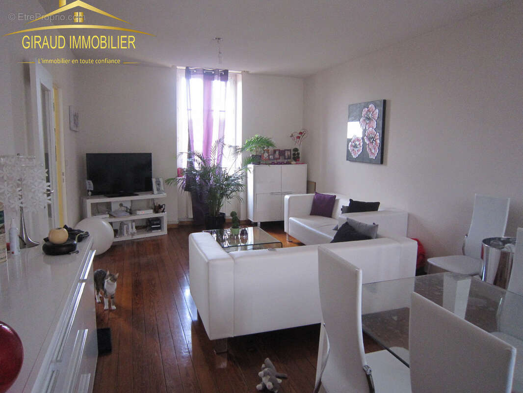 Appartement à CHARLIEU