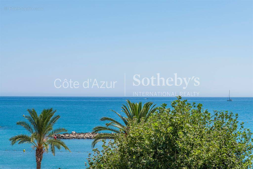 Appartement à SAINT-LAURENT-DU-VAR