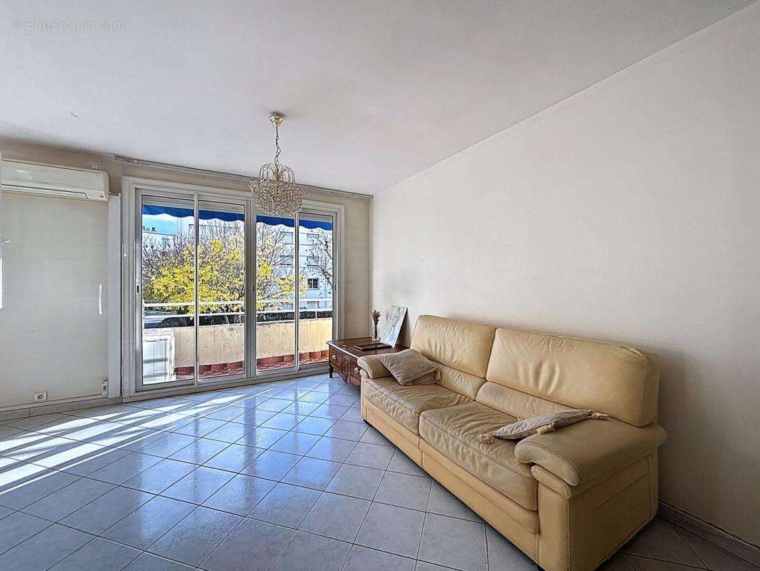 Appartement à MARSEILLE-8E