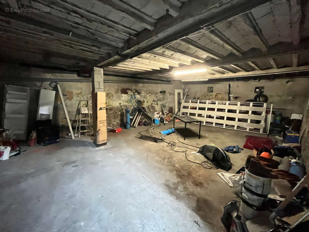 Parking à SAINT-ETIENNE