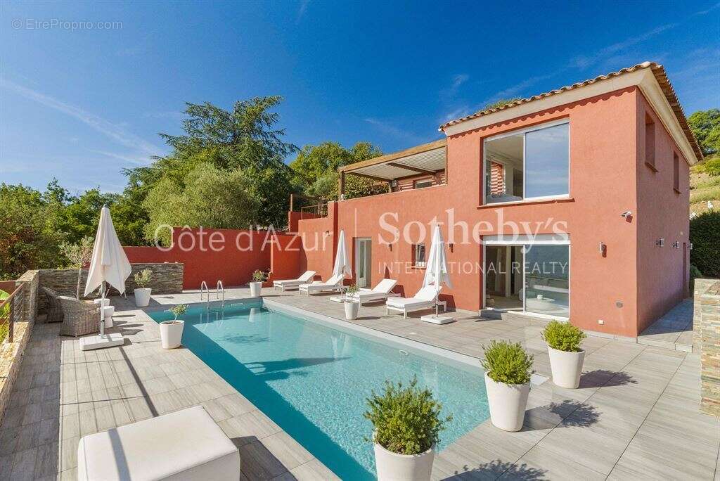 Maison à LES ADRETS-DE-L&#039;ESTEREL