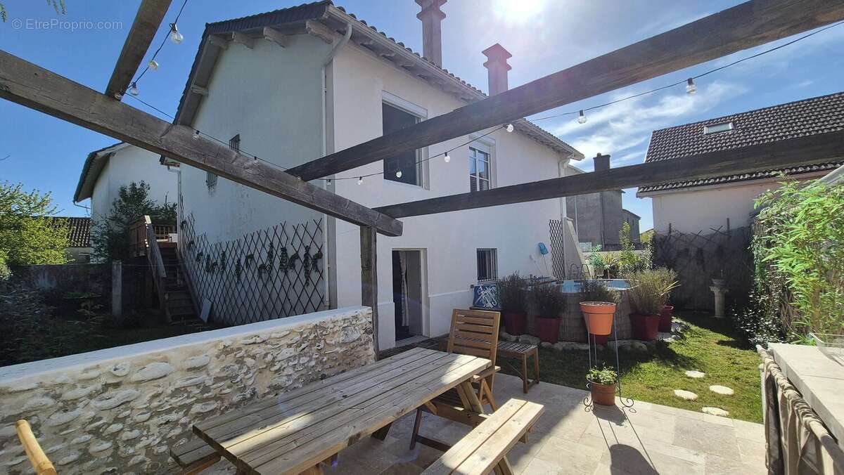 Maison à BORDES