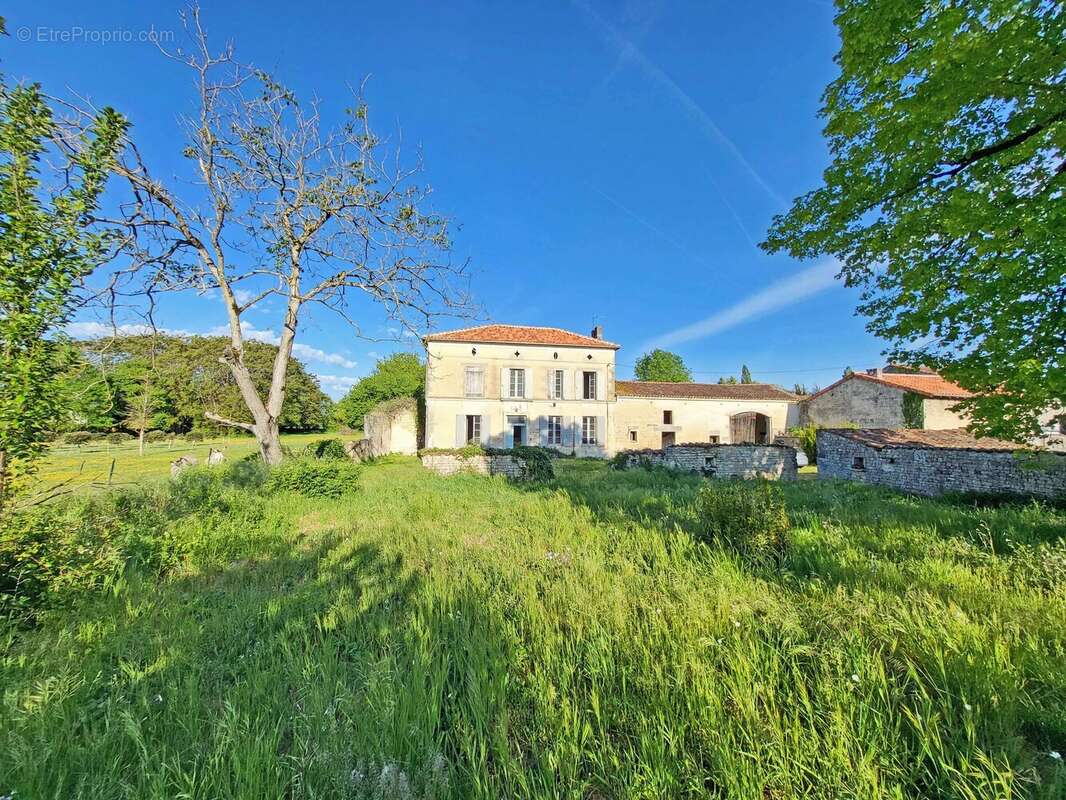 Maison à COURBILLAC