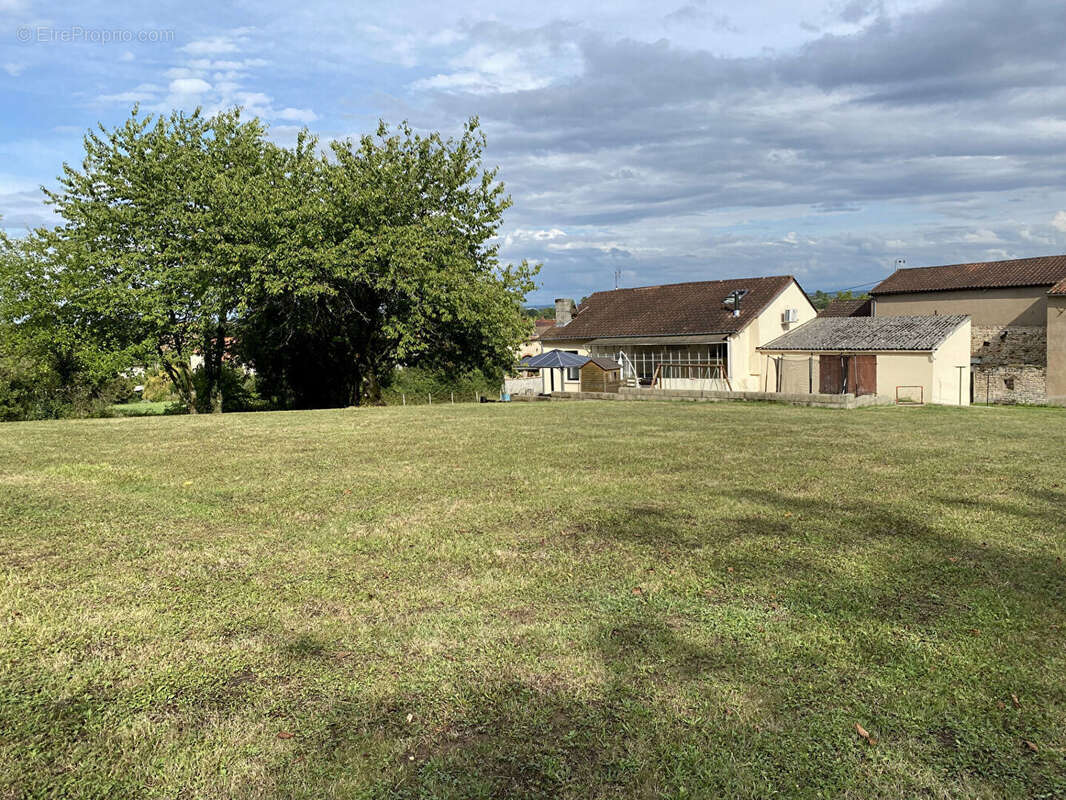 Maison à MONTBELLET