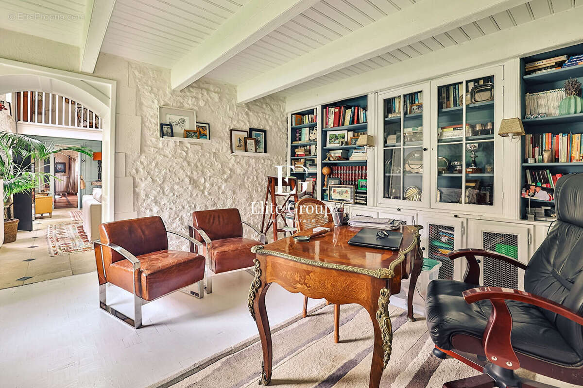 A vendre magnifique charentaise aux portes de la rochelle - 254 m2 - photo 11