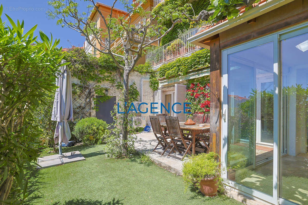 Appartement à HYERES
