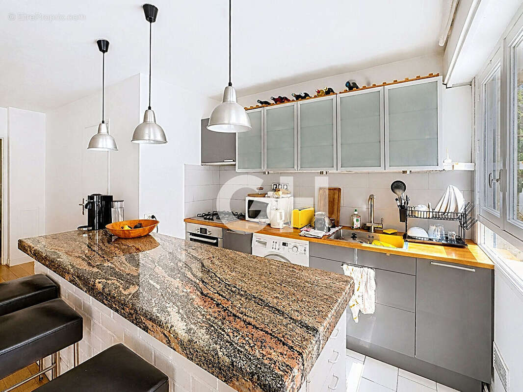 Appartement à PARIS-20E