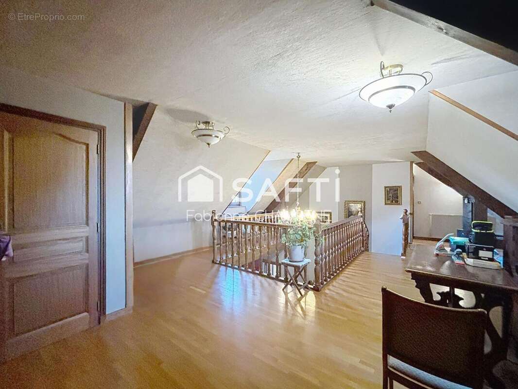 Maison 303 m² à Le Deschaux  - photo 5