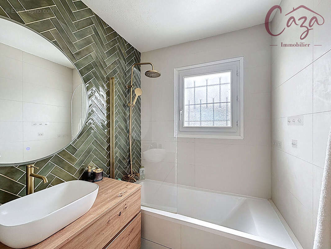 Maison à FARGUES-SAINT-HILAIRE