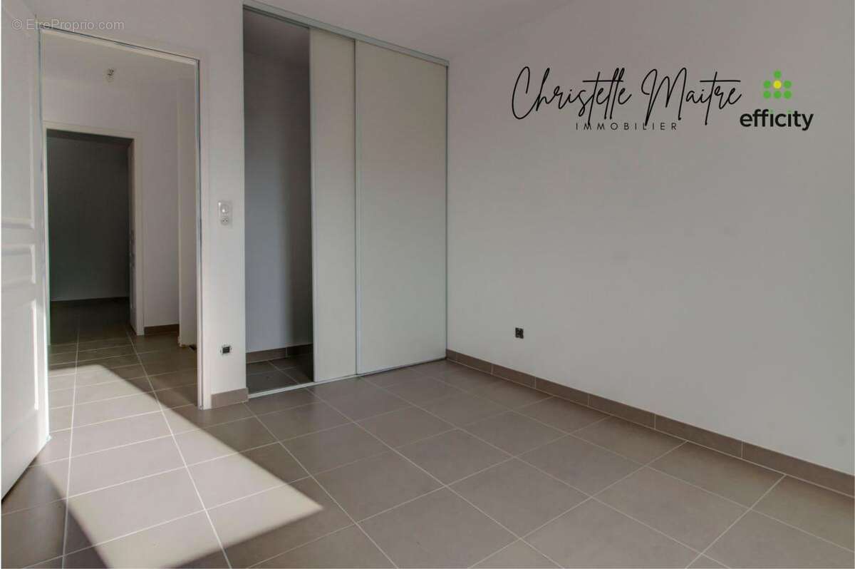 Maison 103 m² à Saint-Martin-De-Crau  - photo 8