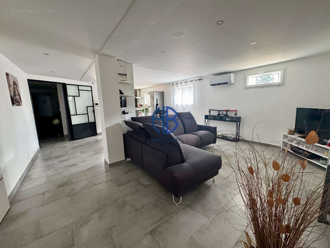 Maison à SERRIERES-DE-BRIORD