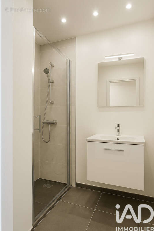 Photo 3 - Appartement à LES LILAS