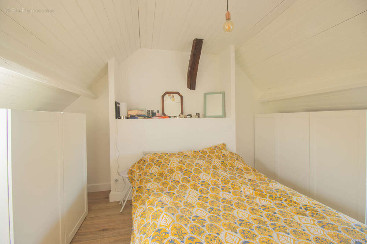 Maison à BECON-LES-GRANITS