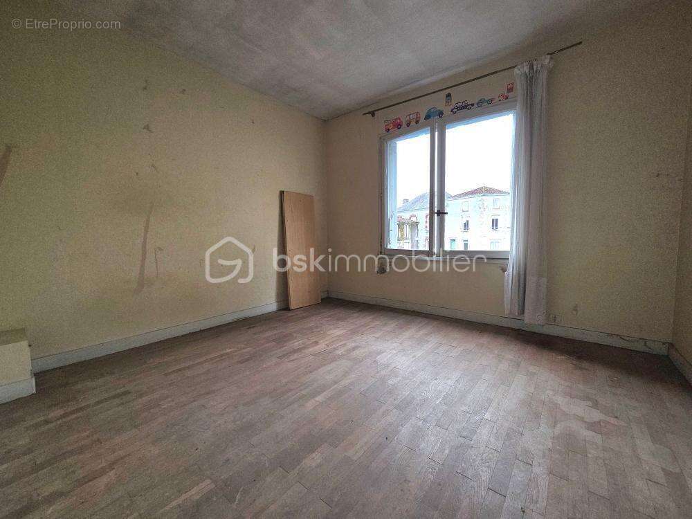 Maison à LE BUSSEAU