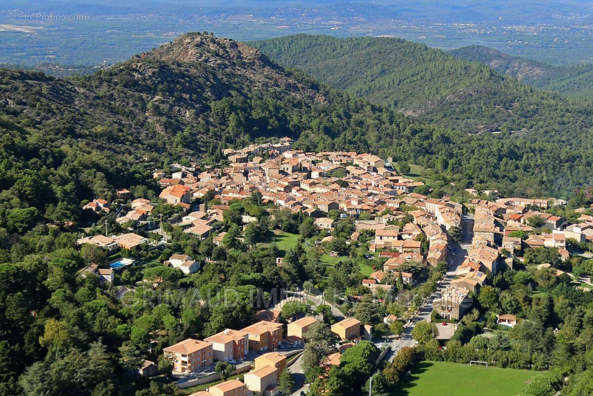 Appartement à LA GARDE-FREINET