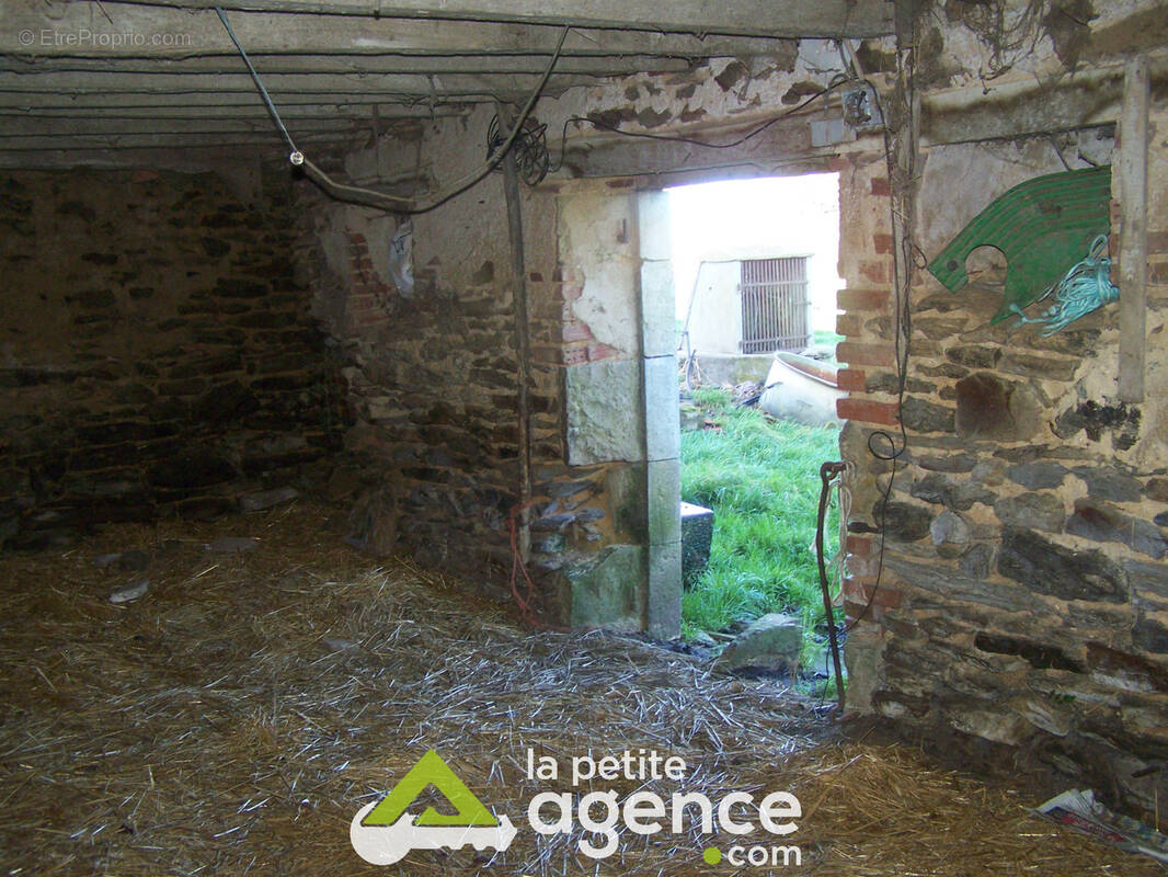 Autre à NEUVY-SAINT-SEPULCHRE