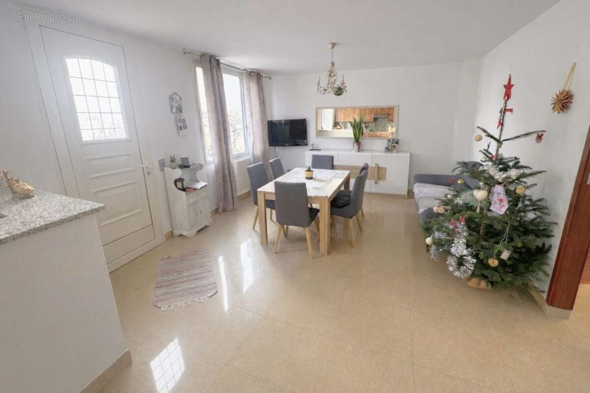 Maison à SARTROUVILLE