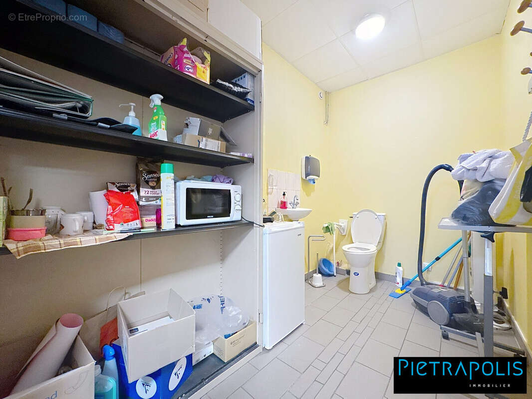 Commerce à CRAPONNE