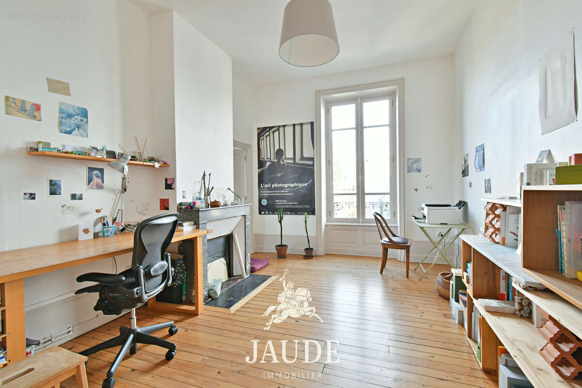 Duplex de caractère 236 m2   Dernier étage   Calme et écrin de verdure à 2 pas de Jaude à Chamalières - photo 11
