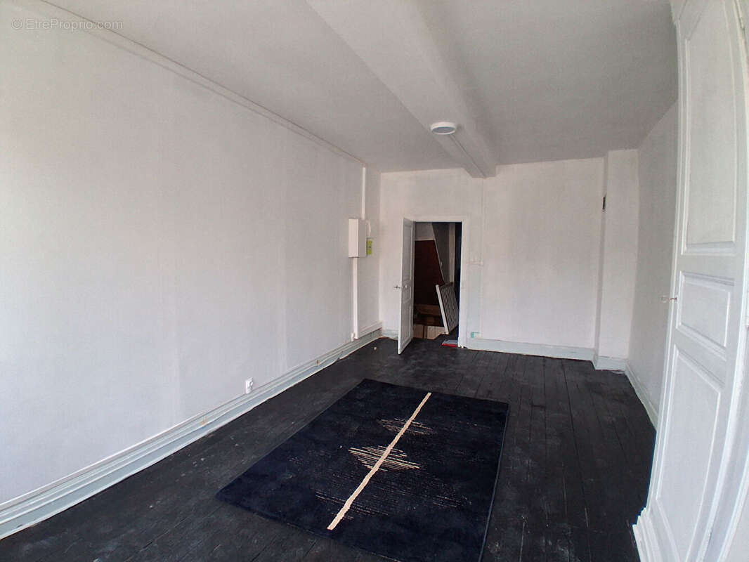 Commerce à MONTCORNET