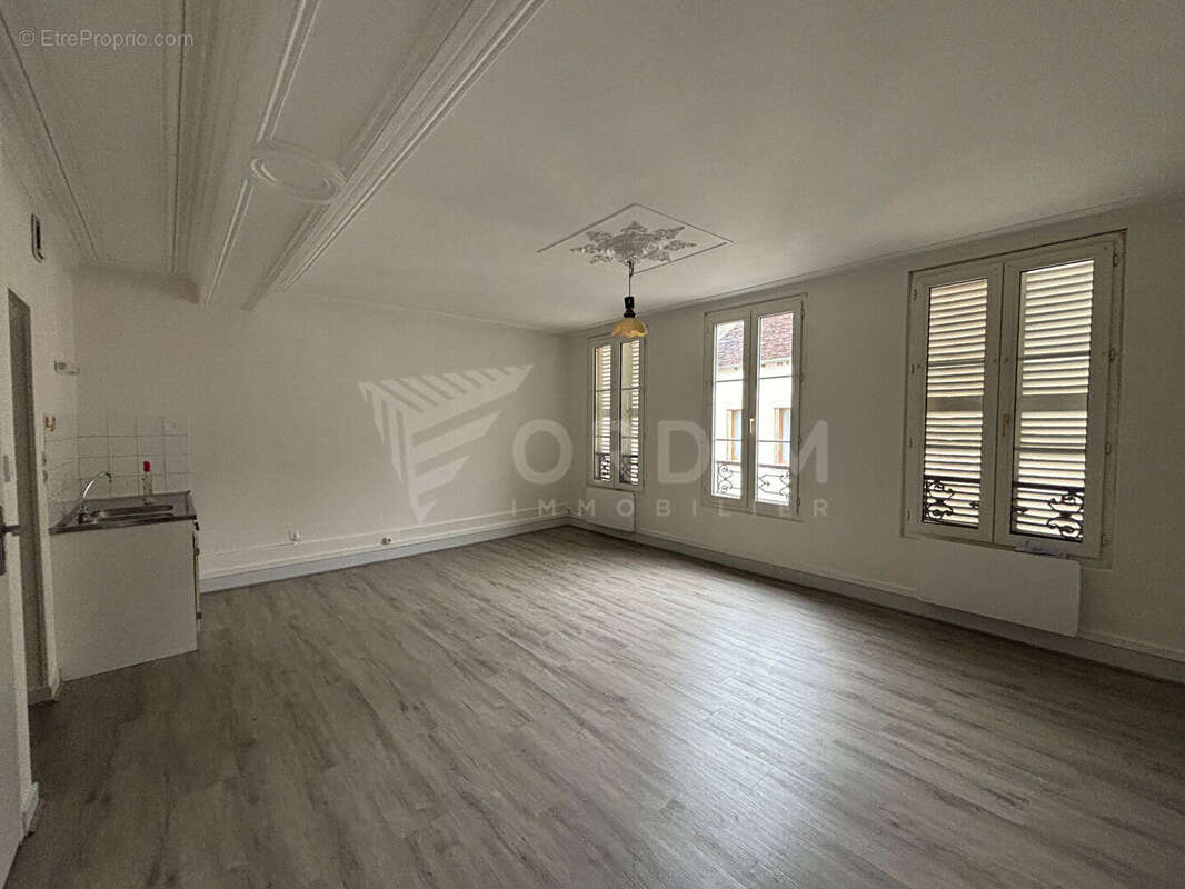 Appartement à EPINEUIL