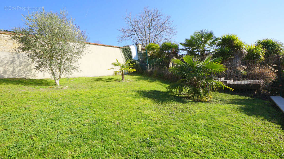 Maison à MEZY-SUR-SEINE