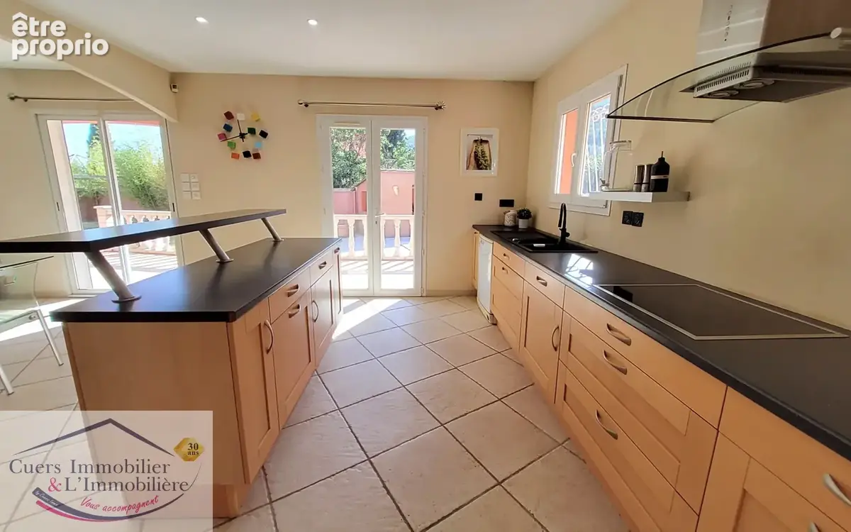 Cuers, villa T7 183m2 - photo 11