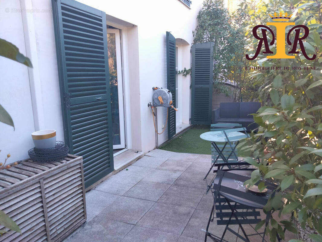 Appartement à CHATEAUNEUF-LE-ROUGE