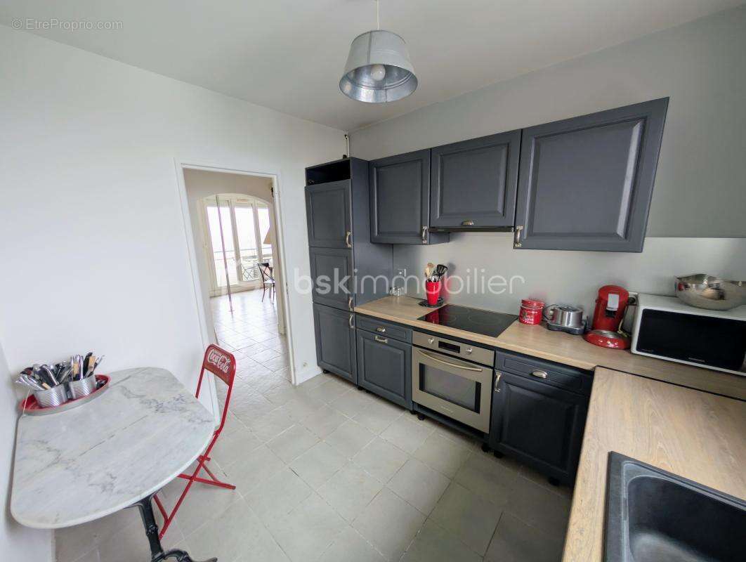 Appartement 3 pièces avec balcon, place de parking et cave, proche RER A Champs-sur-Marne et du futur Métro 15 et 16 du Grand Pa - photo 8