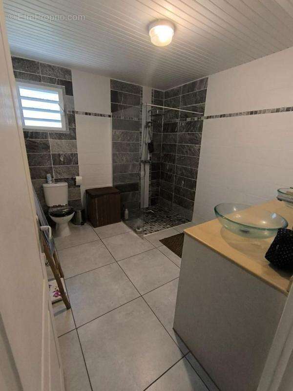 Maison à LES TROIS-ILETS