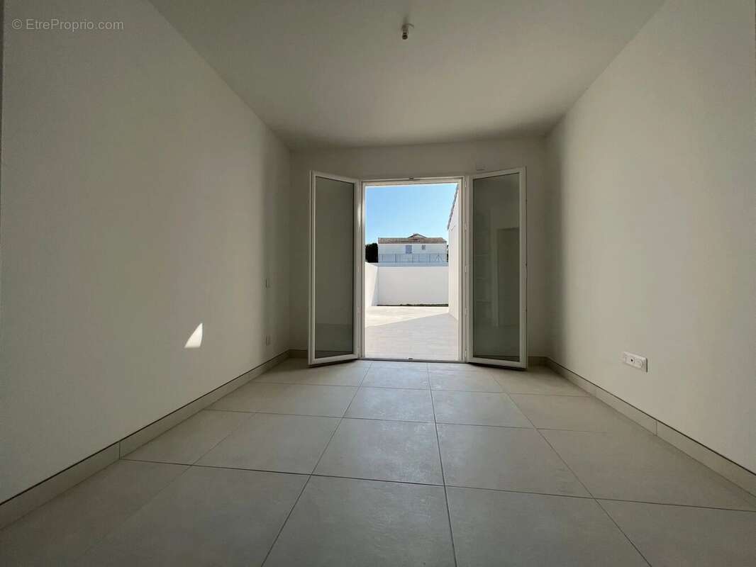 Maison à VAUX-SUR-MER