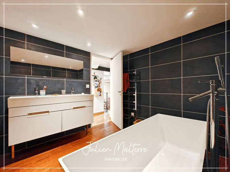 Appartement à SAINT-ETIENNE