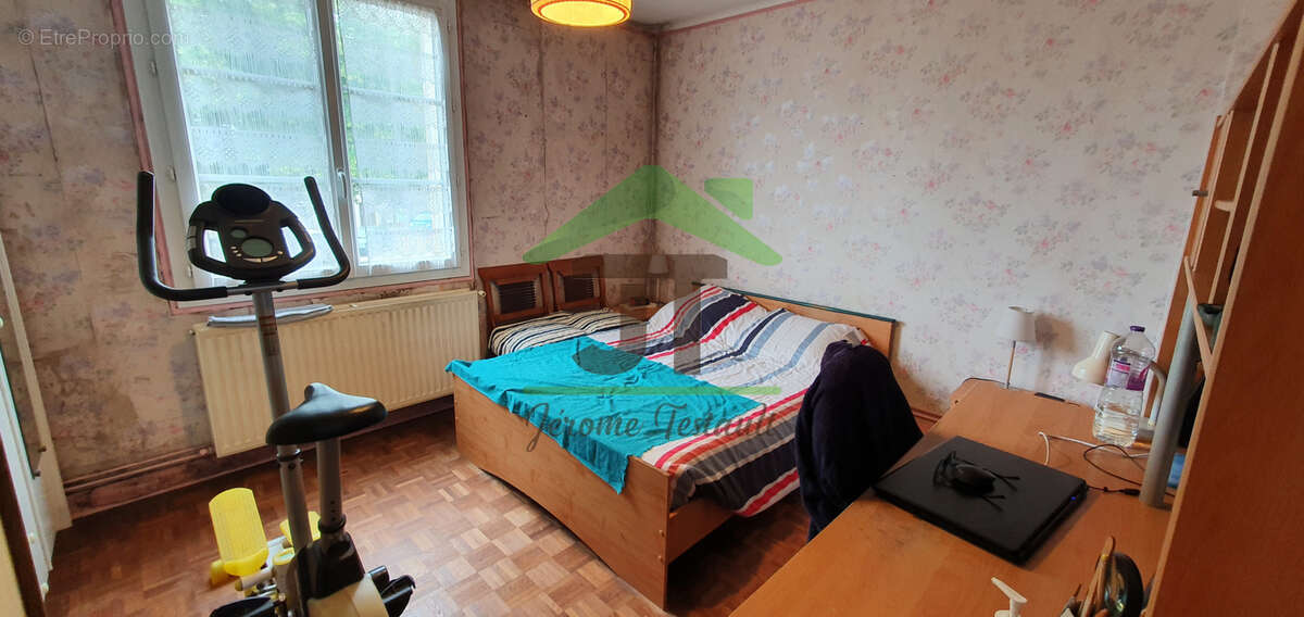 À Châteaudun, immeuble avec 2 logements 56000 € - photo 4