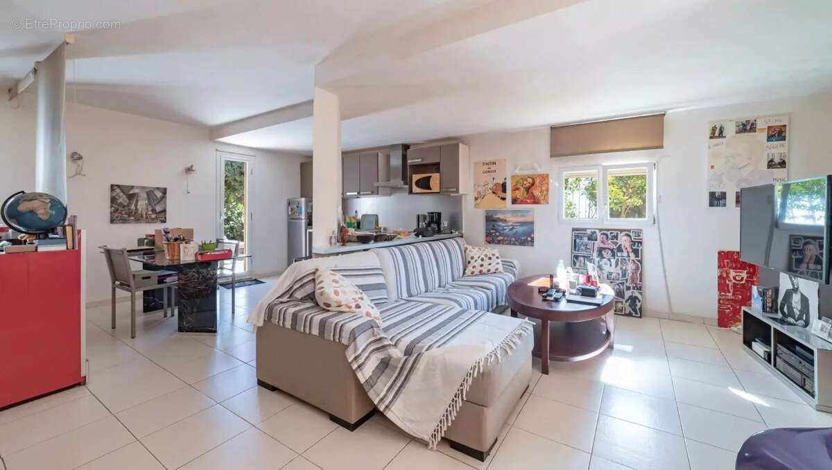 Maison à EZE