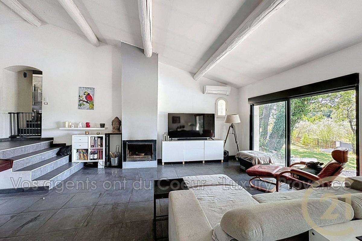 Maison à POURRIERES