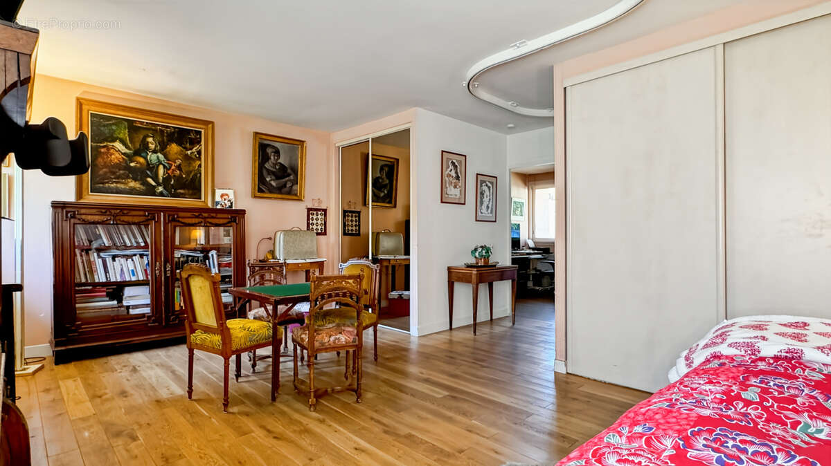 Maison à SAINT-NOM-LA-BRETECHE