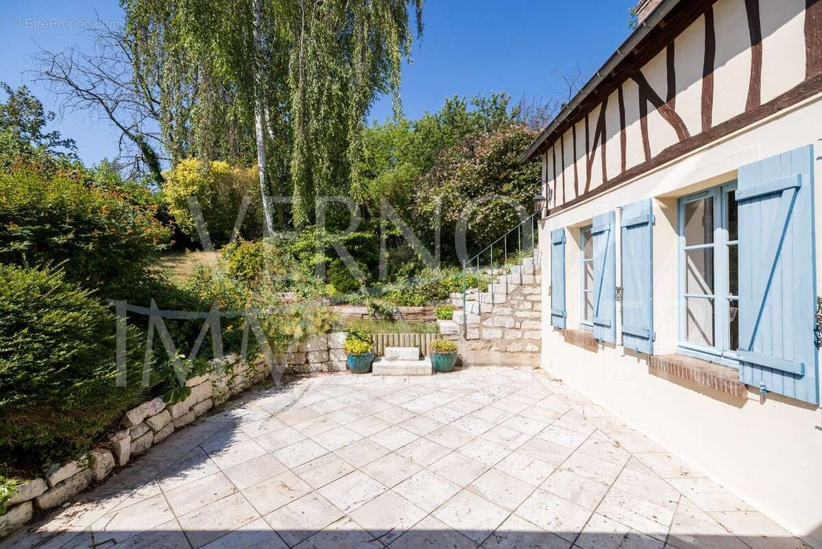Maison 174 m² à Vernon  - photo 3