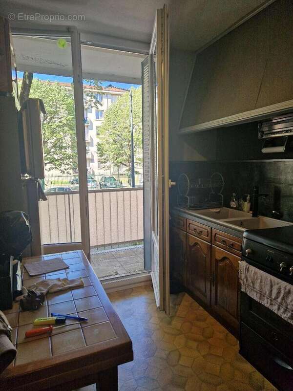   - Appartement à VENISSIEUX