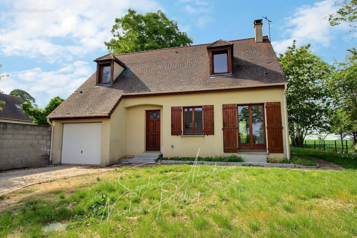 Maison à JANVILLE