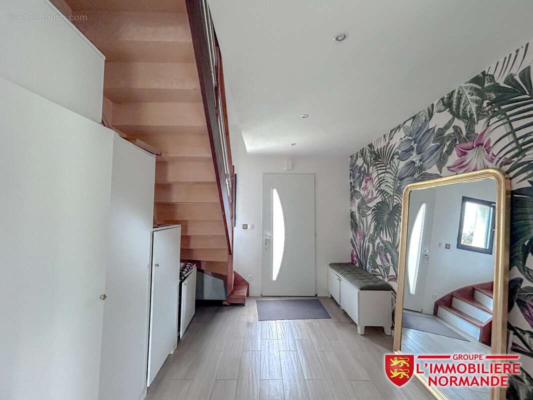 Maison à ROSNY-SUR-SEINE