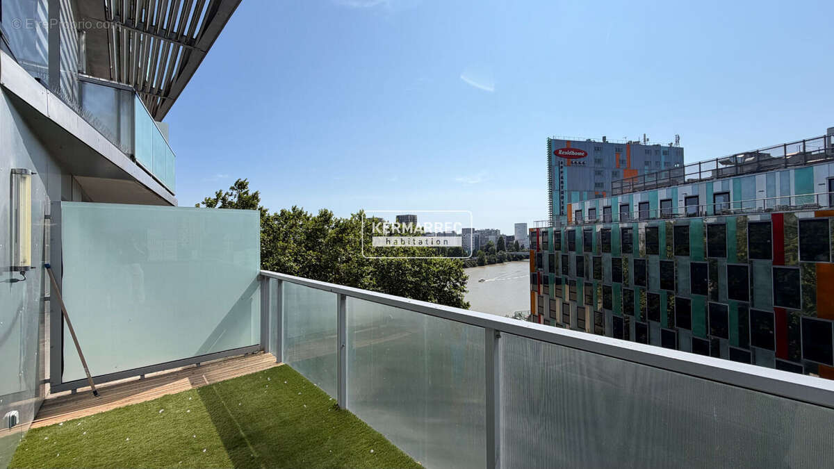 Appartement Nantes T3 duplex 61m² - vue Loire - terrasse - stationnement - photo 9