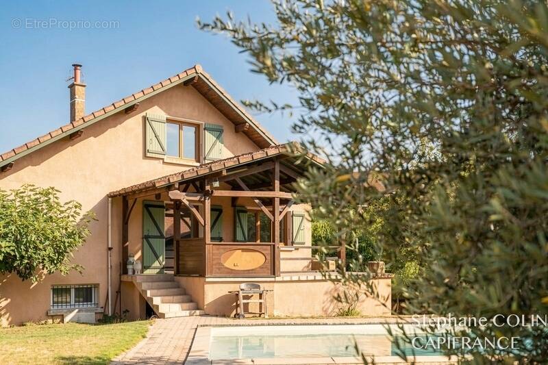 Maison à CHARNECLES